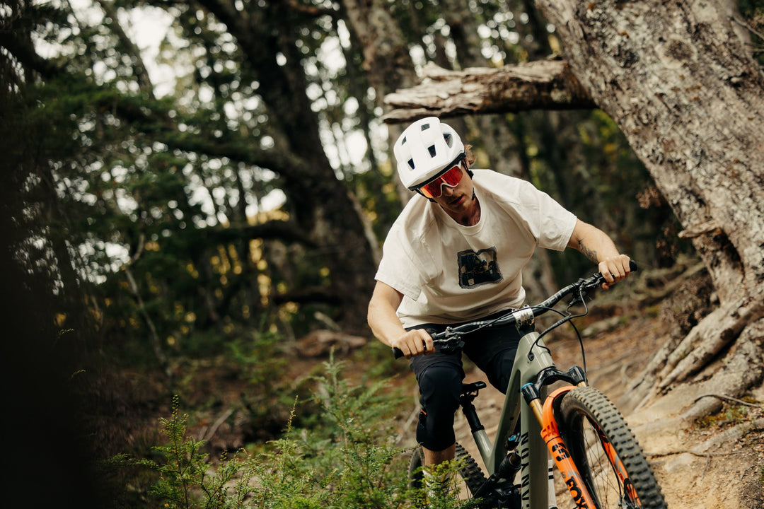 THE ULTIMATE GUIDE TO CHOOSING SUNGLASSES FOR OUTDOOR SPORTS